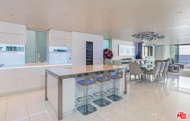 31636 Sea Level Drive, Malibu CA: https://media.crmls.org/mediaz/b38b5026-dedb-4580-a08e-96b5727532a3.jpg