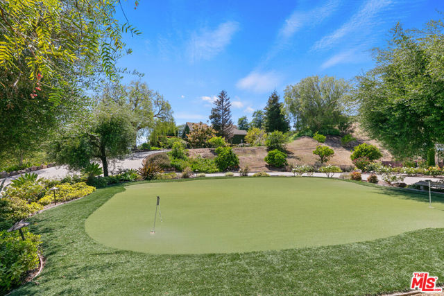 13418 Nightsky Drive, Camarillo CA: https://media.crmls.org/mediaz/b38b9eb0-73c5-4610-b285-719b190b86bd.jpg