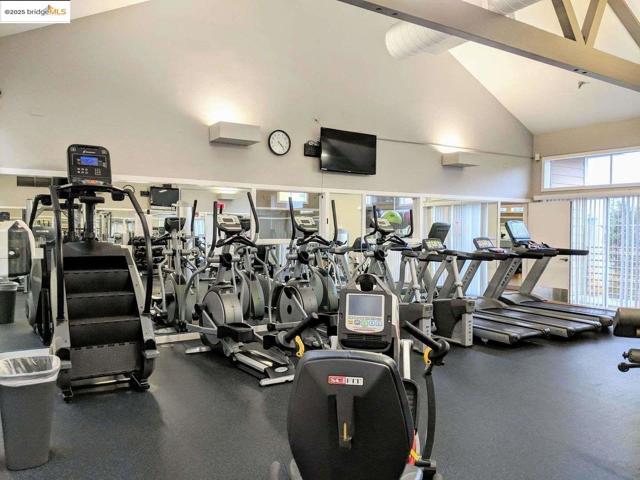 6400 Christie AVE, Emeryville CA: https://media.crmls.org/mediaz/b38bfcfd-9571-42f3-9973-bfc8297b2863.jpg