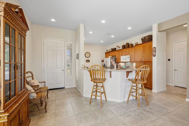 81708 Avenida De Baile, Indio CA: https://media.crmls.org/mediaz/b38c496a-d4c9-422b-9204-709f0d7192f8.jpg