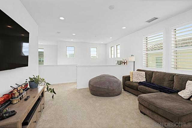 1091 Camino Cantera S, Chula Vista CA: https://media.crmls.org/mediaz/b38c5ba3-4500-4005-8c65-fc6a7a5f0c32.jpg