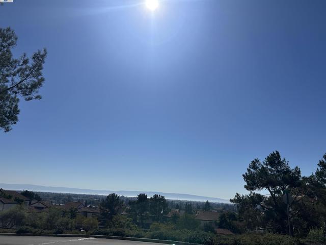 21117 Gary Dr, Hayward CA: https://media.crmls.org/mediaz/b38c6e8b-0103-401f-9920-109c8ff8c3c4.jpg