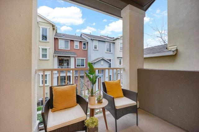 193 Fable Court, Mountain View CA: https://media.crmls.org/mediaz/b38cad84-2226-49f2-9769-a9ae53ee37cf.jpg