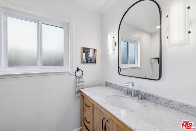 29429 Trailway Lane, Agoura Hills CA: https://media.crmls.org/mediaz/b38cdbe6-68c1-4400-bcfd-2fc11c60a90a.jpg