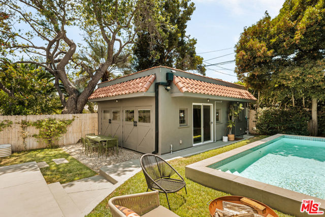 623 N Sierra Bonita Avenue, Los Angeles CA: https://media.crmls.org/mediaz/b38d224a-16e1-4ec9-9daa-1638765ca468.jpg