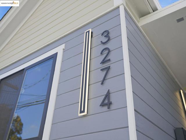 3274 Encinal Ave, Alameda CA: https://media.crmls.org/mediaz/b38d6e08-4791-4218-a070-2e53dcc7146a.jpg