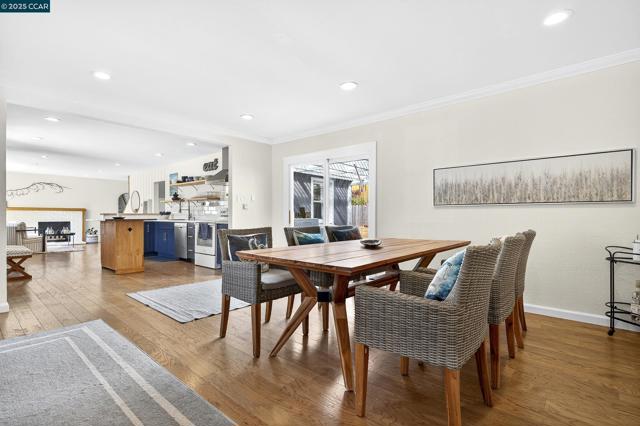 5774 Friar Ct, El Sobrante CA: https://media.crmls.org/mediaz/b38e0048-1317-4fa1-bc34-28fcc9334759.jpg