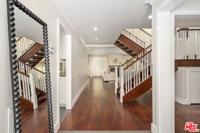 2771 Claray Drive, Los Angeles CA: https://media.crmls.org/mediaz/b38e33b5-cdab-4f8c-bdb6-555d66742be0.jpg