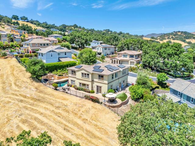 1930 Saffron Court, Gilroy CA: https://media.crmls.org/mediaz/b38e3c64-e424-41cc-b7df-2977bc60cbf4.jpg