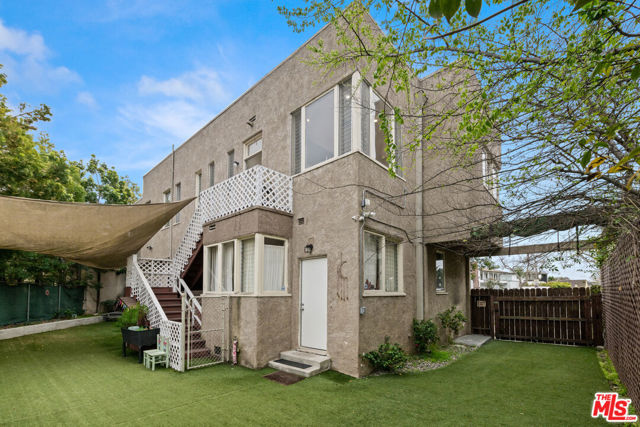 6255 W Olympic Boulevard, Los Angeles CA: https://media.crmls.org/mediaz/b38e597b-dcbc-472c-abea-dd267f7d89c8.jpg