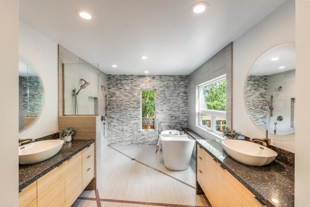 3920 Lakemead Way, Redwood City CA: https://media.crmls.org/mediaz/b38ea11e-5bcb-425c-8d70-ce9a1f380771.jpg