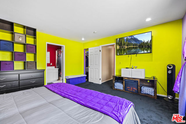 21683 Wo He Lo Trail, Chatsworth CA: https://media.crmls.org/mediaz/b38efd02-2cbc-4754-bf8e-c53d0739de64.jpg