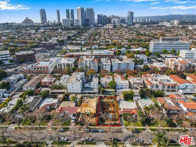 341 S Canon Drive, Beverly Hills CA: https://media.crmls.org/mediaz/b38fa5b0-018a-469f-bd0a-d1ffb3ef4d10.jpg