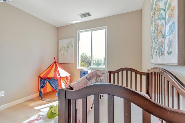 113 Silver Bell Way, Oakley CA: https://media.crmls.org/mediaz/b38fc344-68fa-44ba-b92b-0b9672299cee.jpg