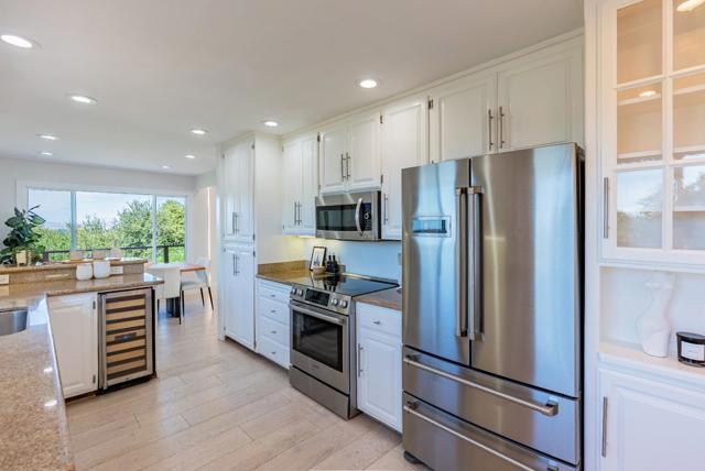 893 Madonna Way, Los Altos CA: https://media.crmls.org/mediaz/b38fcda9-d8c9-4f6f-98fc-5353a346ea46.jpg