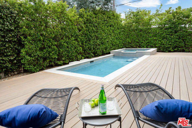 8356 W 4th Street, Los Angeles CA: https://media.crmls.org/mediaz/b3906a86-e831-441b-8724-aaab664a5eac.jpg