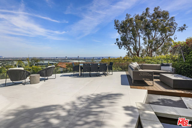 1377 Miller Place, Los Angeles CA: https://media.crmls.org/mediaz/b390eed9-49c8-46b8-9558-ae78324c9aca.jpg