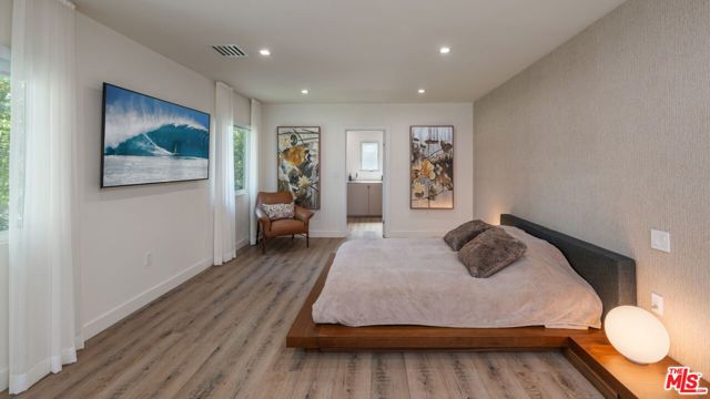 10555 Art Street, Sunland CA: https://media.crmls.org/mediaz/b3911006-1331-4040-a5a8-336c409ae4c3.jpg