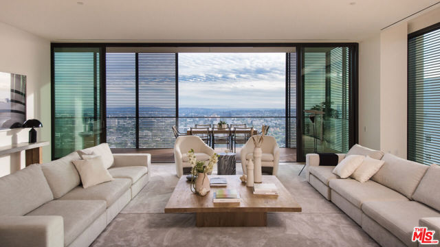 9040 W Sunset Blvd, West Hollywood CA: https://media.crmls.org/mediaz/b3912847-12f9-4646-8f18-e2e5e0512fe0.jpg