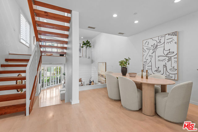 7301 Vista Del Mar, Playa del Rey CA: https://media.crmls.org/mediaz/b39150d5-e4a4-4061-b18c-03a736b552bf.jpg
