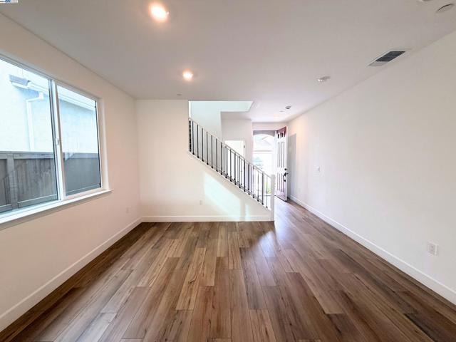 10349 Baldy Dr, Stockton CA: https://media.crmls.org/mediaz/b391f4d9-c453-48e3-b140-94783a0ac54d.jpg