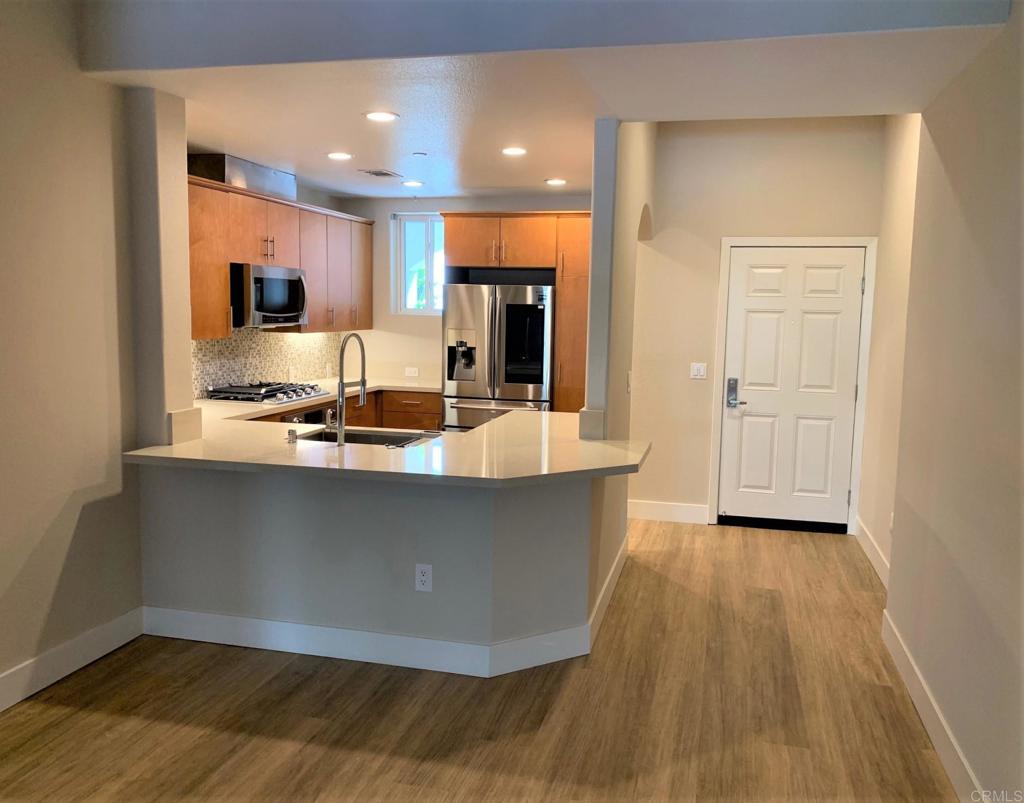 3275 5th Avenue - photo 4