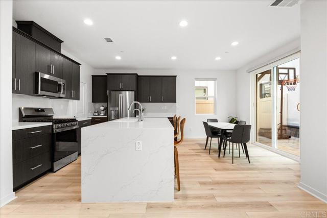 39532 Tannat Drive, Temecula CA: https://media.crmls.org/mediaz/b39324d4-ad62-4402-894b-b54889d3749b.jpg