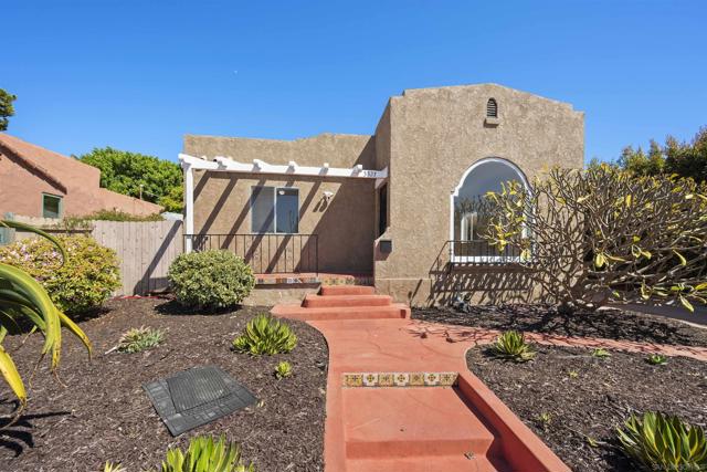 3527 Mississippi St, San Diego CA: https://media.crmls.org/mediaz/b393a37e-4670-4984-9040-c379257f9585.jpg
