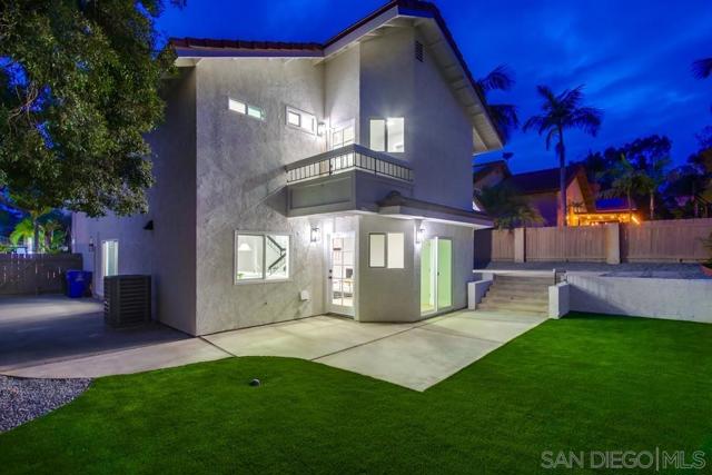 10415 Mesa Madera Dr, San Diego CA: https://media.crmls.org/mediaz/b393e6f2-3fbe-4e07-b536-fa5e3a5dbad7.jpg