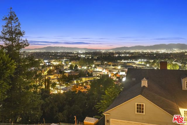 3838 Buena Park Drive, Studio City CA: https://media.crmls.org/mediaz/b39579df-b2c6-4527-9354-15ac76c0d6cf.jpg