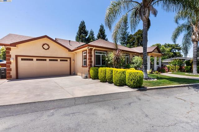 1673 Richardson Court, Concord CA: https://media.crmls.org/mediaz/b395a365-ec7d-4aa9-9334-e4624e17c97b.jpg