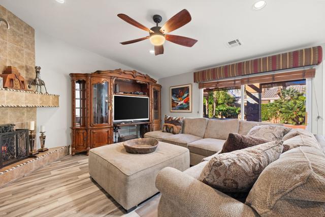 51425 Calle Quito, La Quinta CA: https://media.crmls.org/mediaz/b3962f1f-0190-48ab-bcb6-a63c59bdd878.jpg