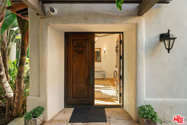 Image 7 of 72 For 705 Palisades Beach Road