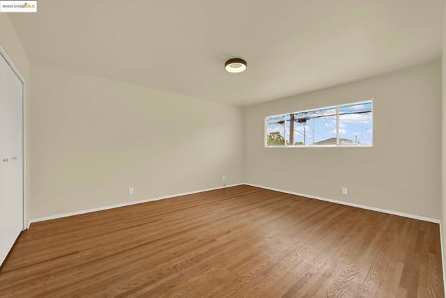 2524 Parker Ave, Oakland CA: https://media.crmls.org/mediaz/b396bfd5-1570-421e-815a-55e9f5a125f0.jpg