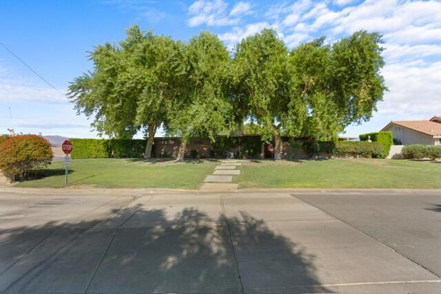 42510 Glass Drive, Bermuda Dunes CA: https://media.crmls.org/mediaz/b397650f-c65e-4f33-a3e2-326931cc3b21.jpg