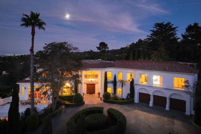150 New Place Road, Hillsborough CA: https://media.crmls.org/mediaz/b39805ea-6147-4076-a120-e16afb2ff4ed.jpg