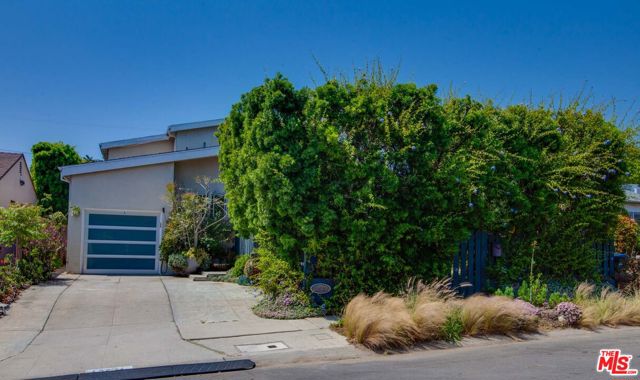12521 Westminster Avenue, Los Angeles CA: https://media.crmls.org/mediaz/b3985c32-7075-458d-8b00-4dd6d77578d5.jpg