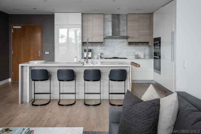 2604 5TH AVENUE, San Diego CA: https://media.crmls.org/mediaz/b398ab36-58bf-4b99-9c7e-718f757bda2a.jpg
