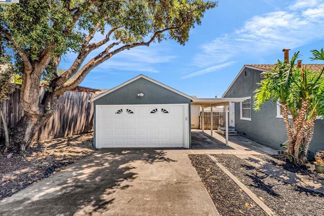 205 Julius St, San Leandro CA: https://media.crmls.org/mediaz/b398abda-489e-4418-9f43-b3f14b9eb544.jpg