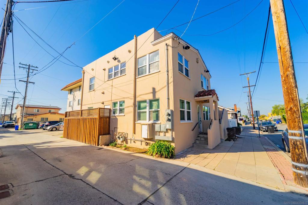 MLS #250021664SD img 1