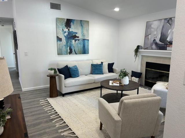 730 Morissette Way, Vacaville CA: https://media.crmls.org/mediaz/b399c03f-f1d6-4634-a2c8-9c223e72e6a1.jpg