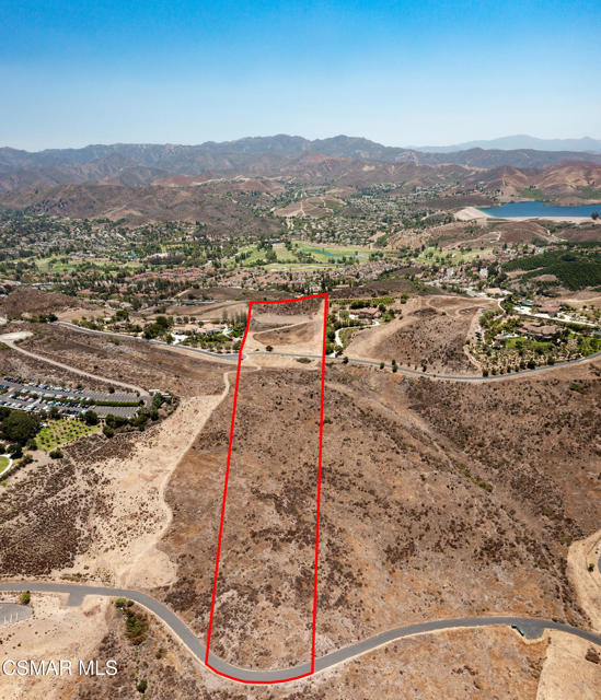 70 Presidential Drive, Simi Valley CA: https://media.crmls.org/mediaz/b399e01f-4c36-4a3a-9caf-18fee03f819c.jpg