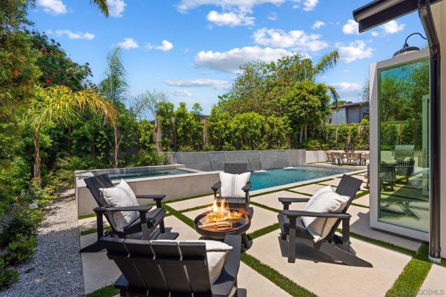 1384 Cynthia Ln, Carlsbad CA: https://media.crmls.org/mediaz/b39a54d8-bb7a-4775-ac7d-7e502341b517.jpg