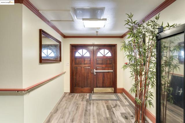 18905 Standish Ave, Hayward CA: https://media.crmls.org/mediaz/b39a5ded-0e7c-4564-b06c-632282a4d396.jpg