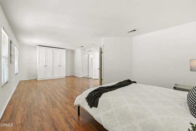 1529 La Verada Court, Camarillo CA: https://media.crmls.org/mediaz/b39a778a-58bf-46d5-94bc-484648bdbcce.jpg