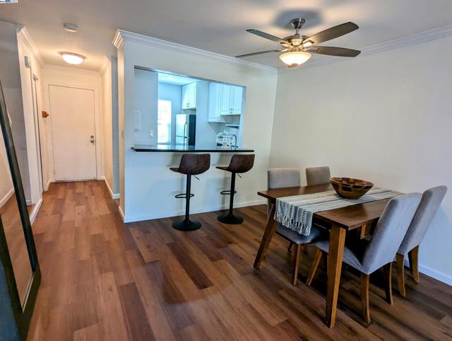 Image 3 of 19 For 1547 Parkwood Pl