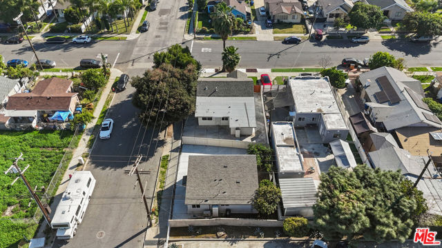 891 E 6th Street, Pomona CA: https://media.crmls.org/mediaz/b39b8204-f4ae-41ab-a3b3-06a395aa497f.jpg