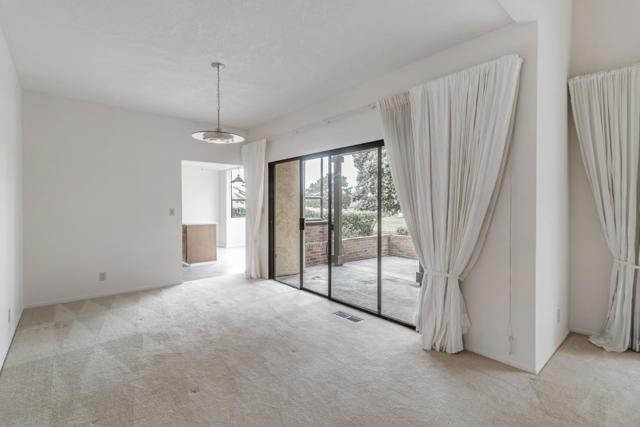 483 Winged Foot Road, Half Moon Bay CA: https://media.crmls.org/mediaz/b39c34b2-833f-49f7-8164-3ea7a4a92acf.jpg