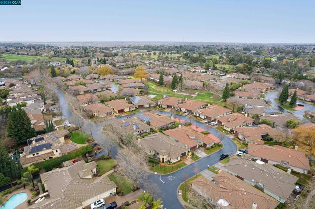 8702 Pasatiempo Circle, Roseville CA: https://media.crmls.org/mediaz/b39c636b-d126-40b7-978f-2f4c75528f11.jpg