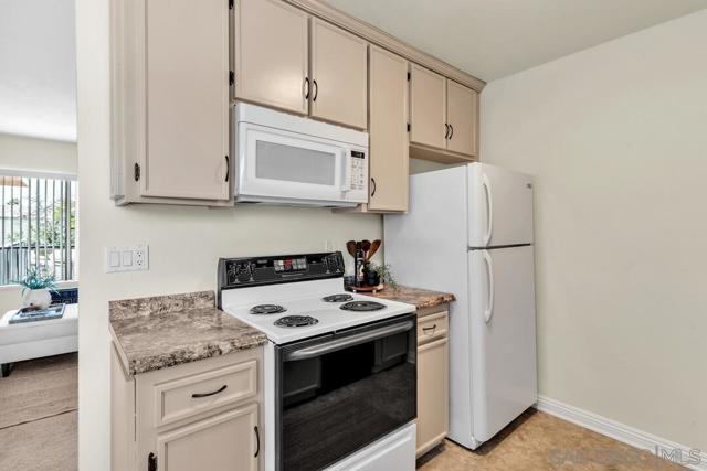 4252 35th St, San Diego CA: https://media.crmls.org/mediaz/b39cabc3-3091-435a-b684-b55710329c14.jpg